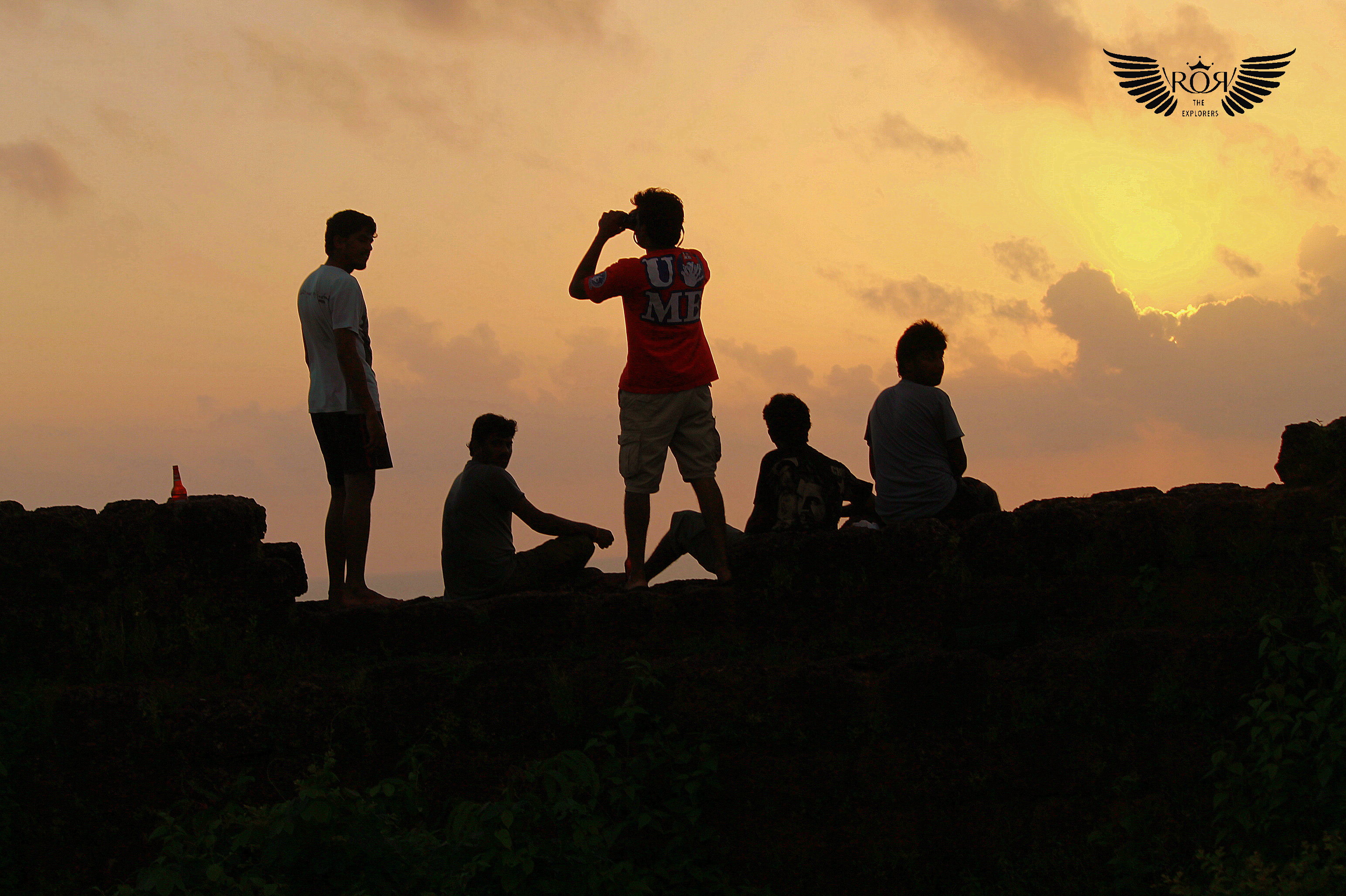 Studying the orientation & behavior of the birds during the sunset..& experiencing one of the best sunsets in India at Chapora Fort, Goa